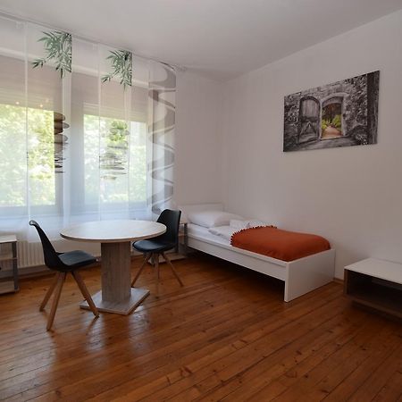 Apartment Ostendplatz Stuttgart Buitenkant foto